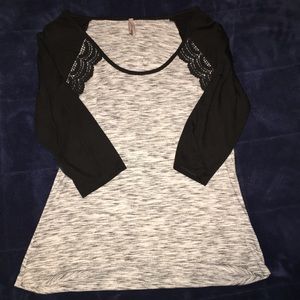 Black and White 3/4 Sleeve Dress Shirt